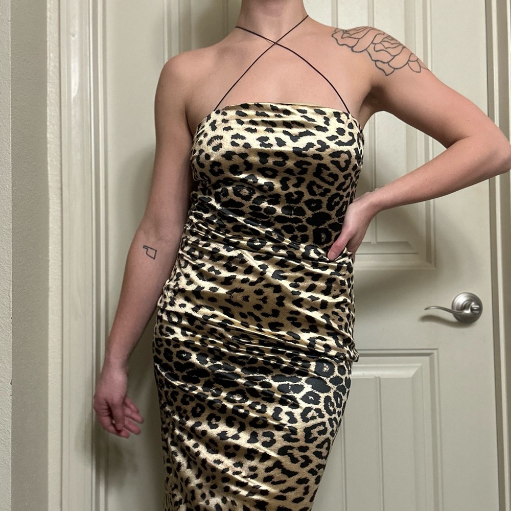 SILKY leopard Mid Dress Fashion Nova Size Large